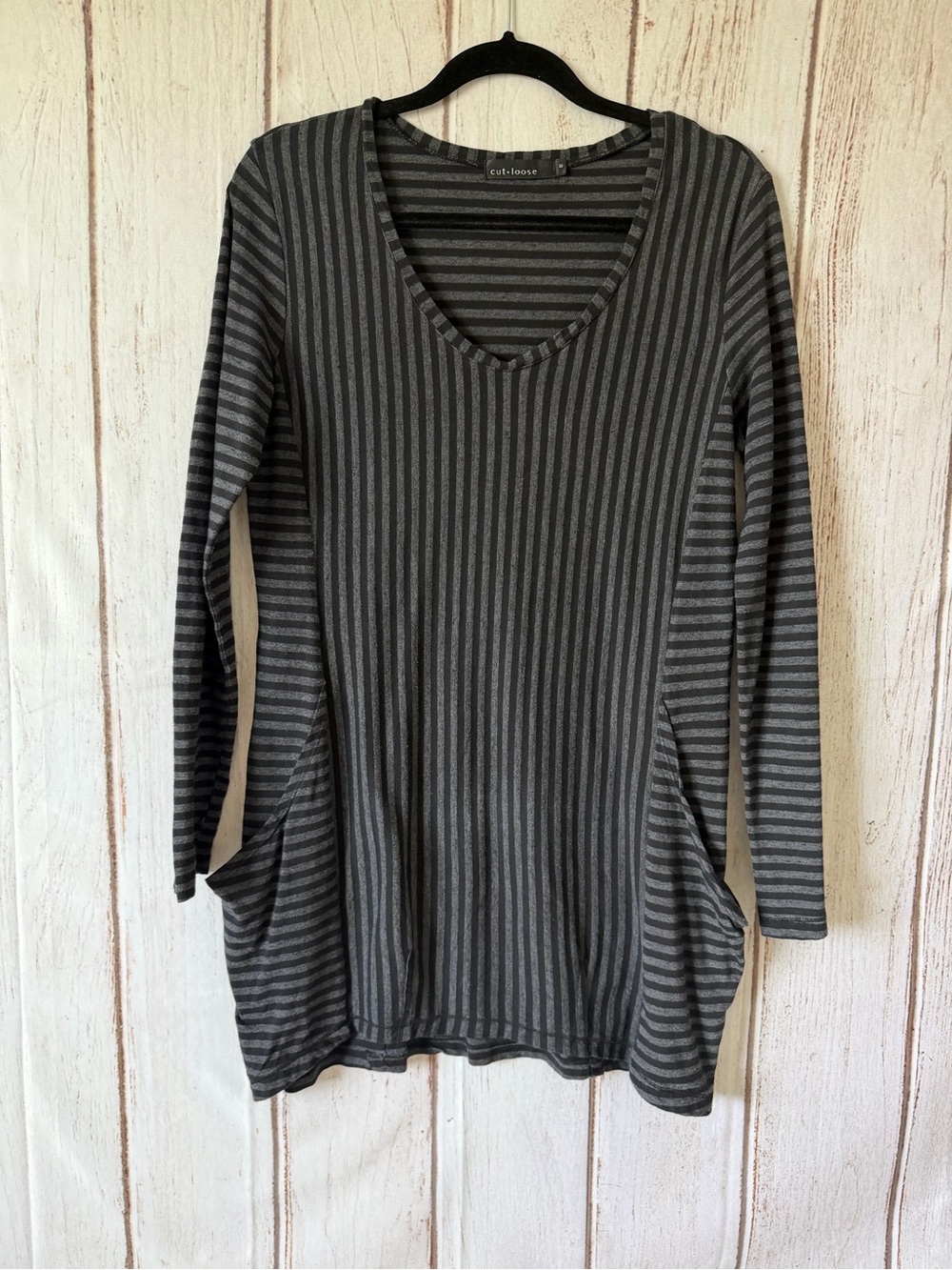 Cut Loose Striped V-Neck Tunic Top Size Medium